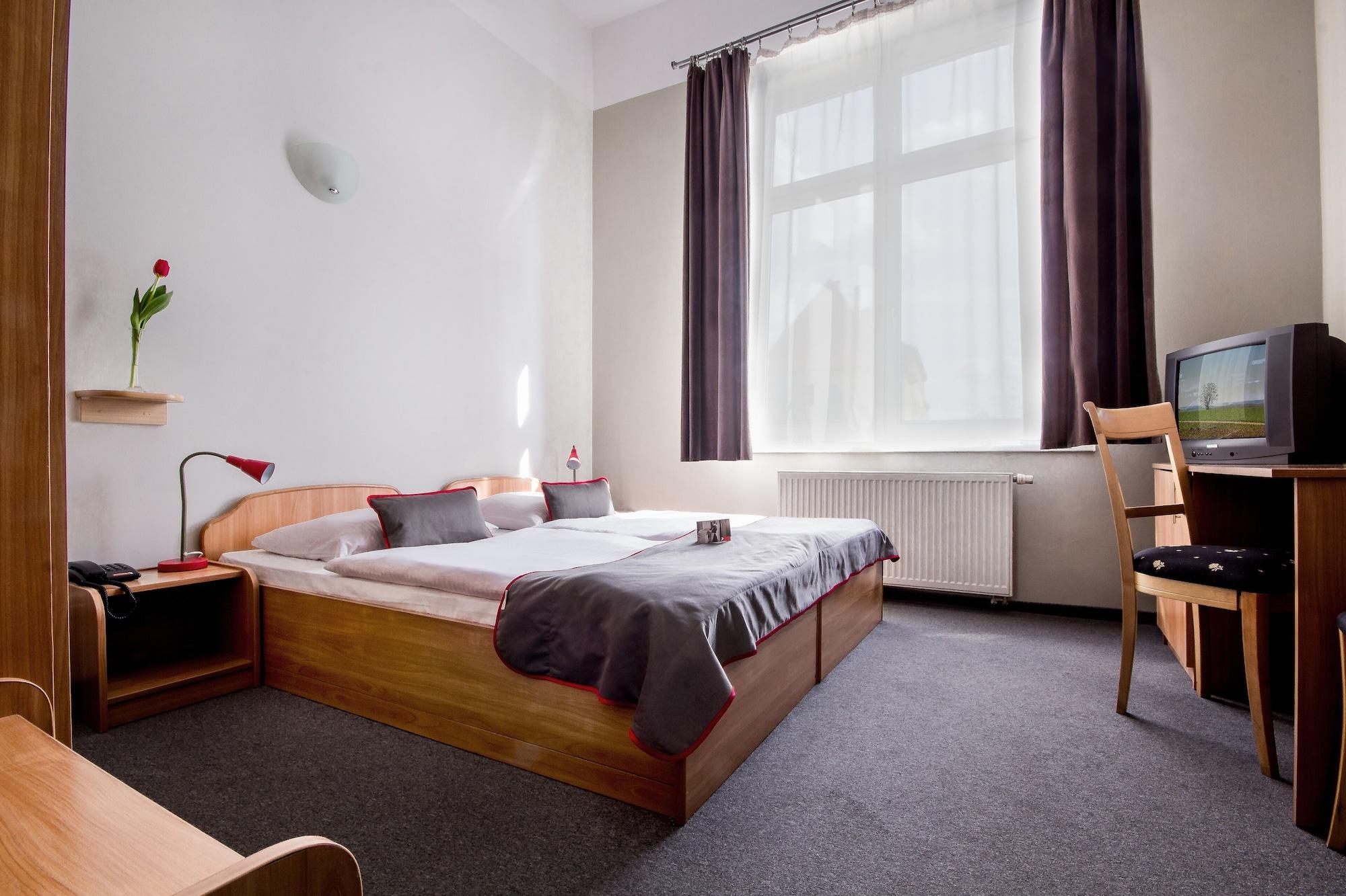 Hotel Diament Economy Гливице Экстерьер фото