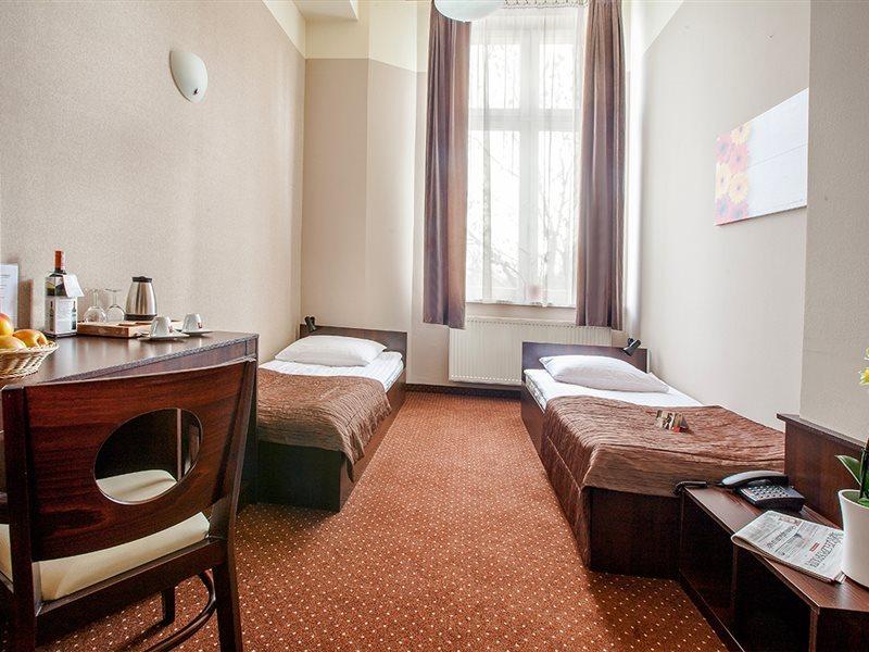 Hotel Diament Economy Гливице Экстерьер фото