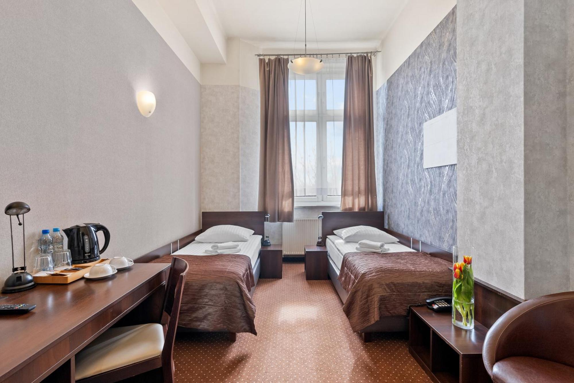 Hotel Diament Economy Гливице Экстерьер фото