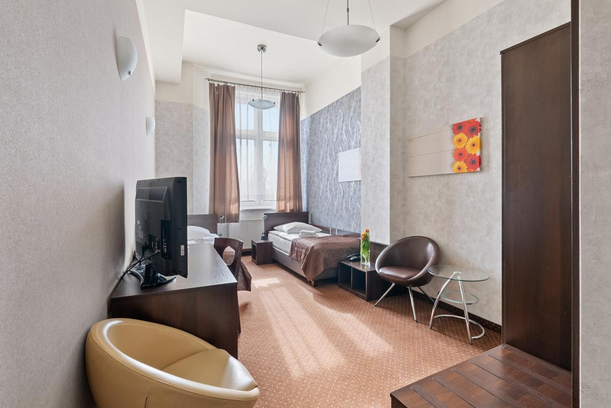 Hotel Diament Economy Гливице Экстерьер фото