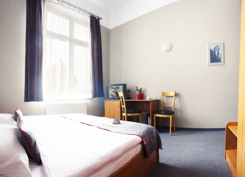 Hotel Diament Economy Гливице Экстерьер фото