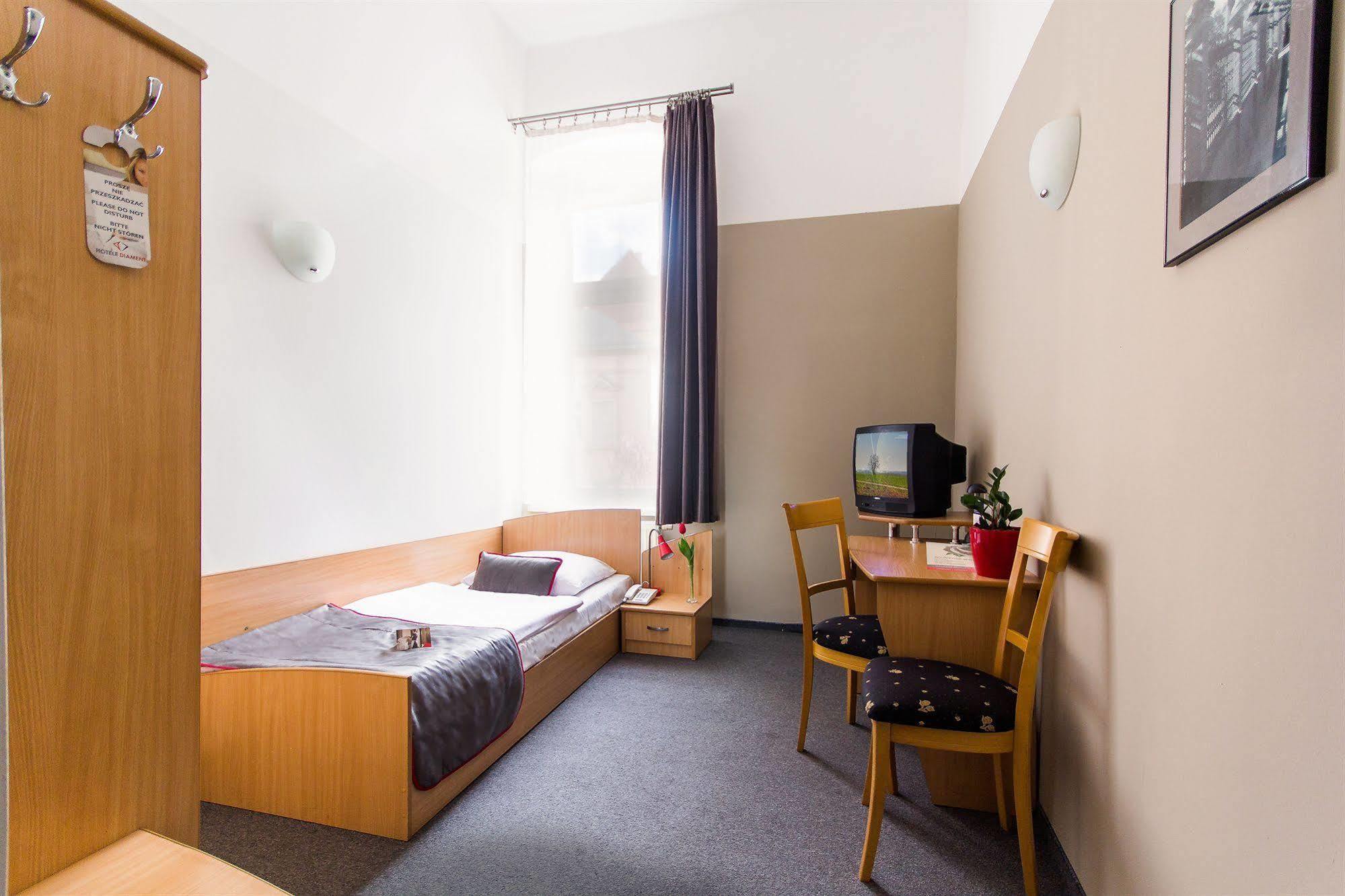 Hotel Diament Economy Гливице Экстерьер фото