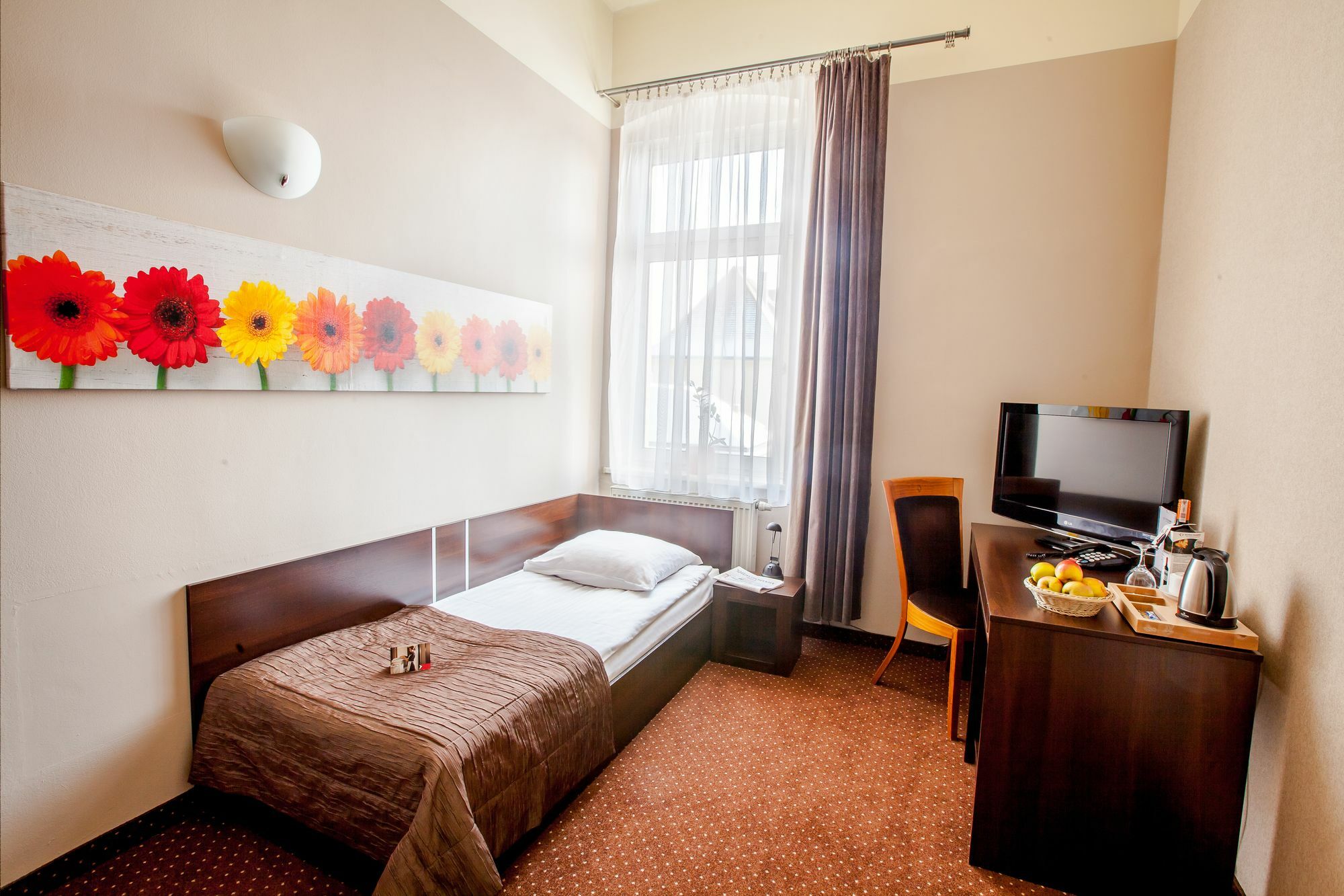 Hotel Diament Economy Гливице Экстерьер фото